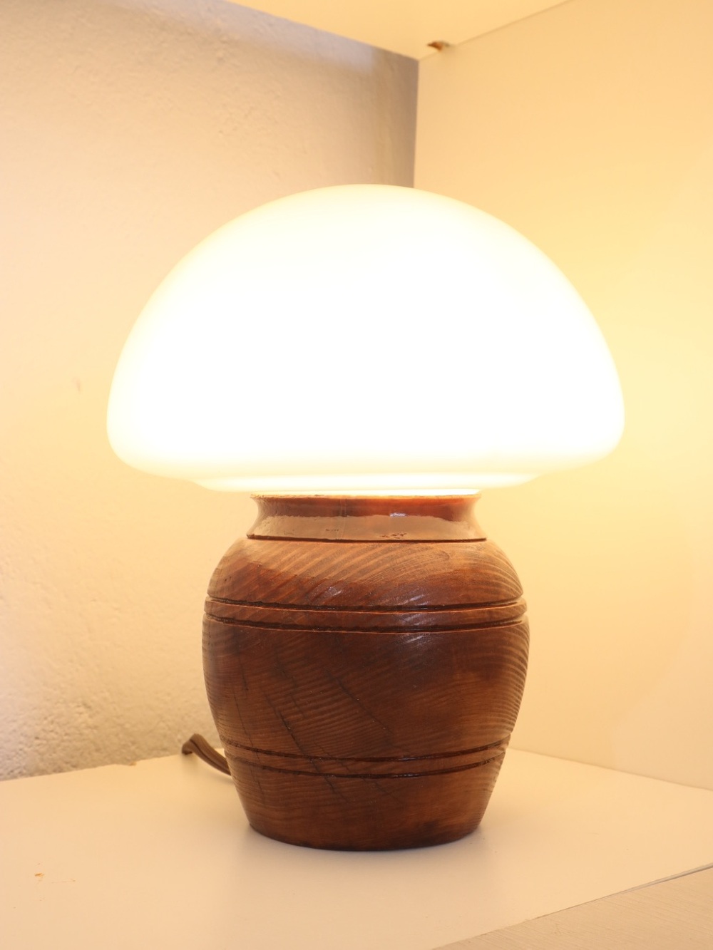 Upcycled Vintage-Inspired Table Lamp 1970s retro MCM Mushroom silhouette